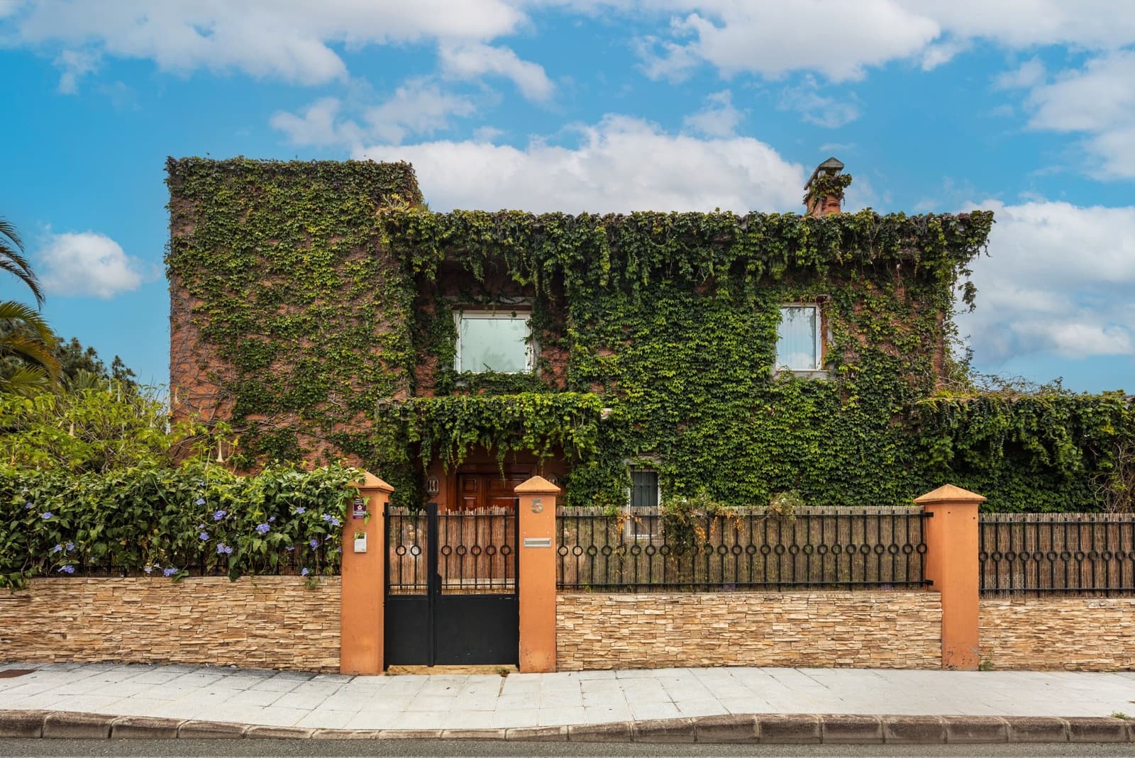 4 soveværelse Villa til salg i Las Palmas de Gran Canaria med garage - € 1.190.000 (Ref: 8433859)