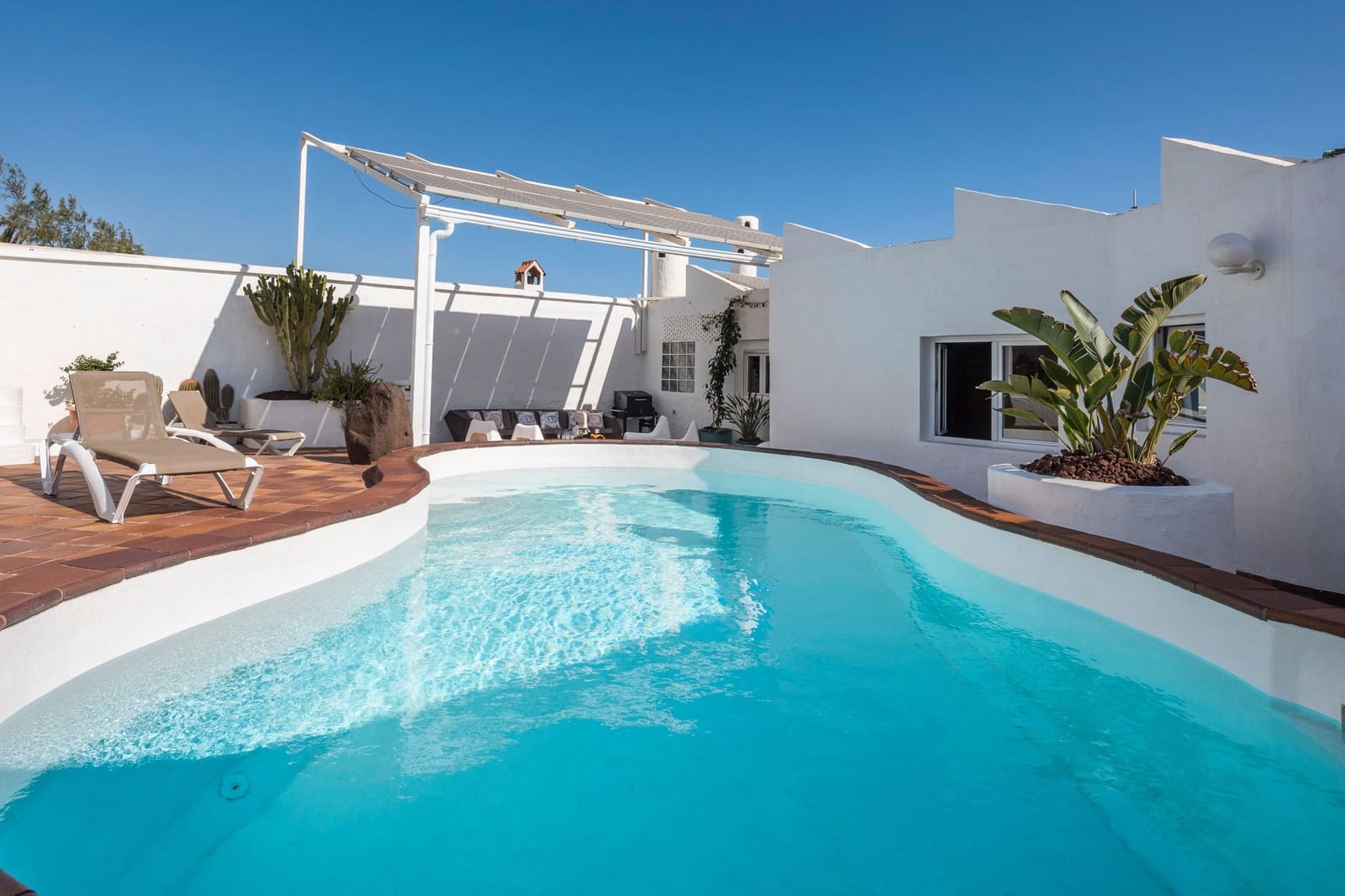 5 slaapkamer Villa te koop in Playa del Hombre met zwembad garage - € 1.665.000 (Ref: 8558100)