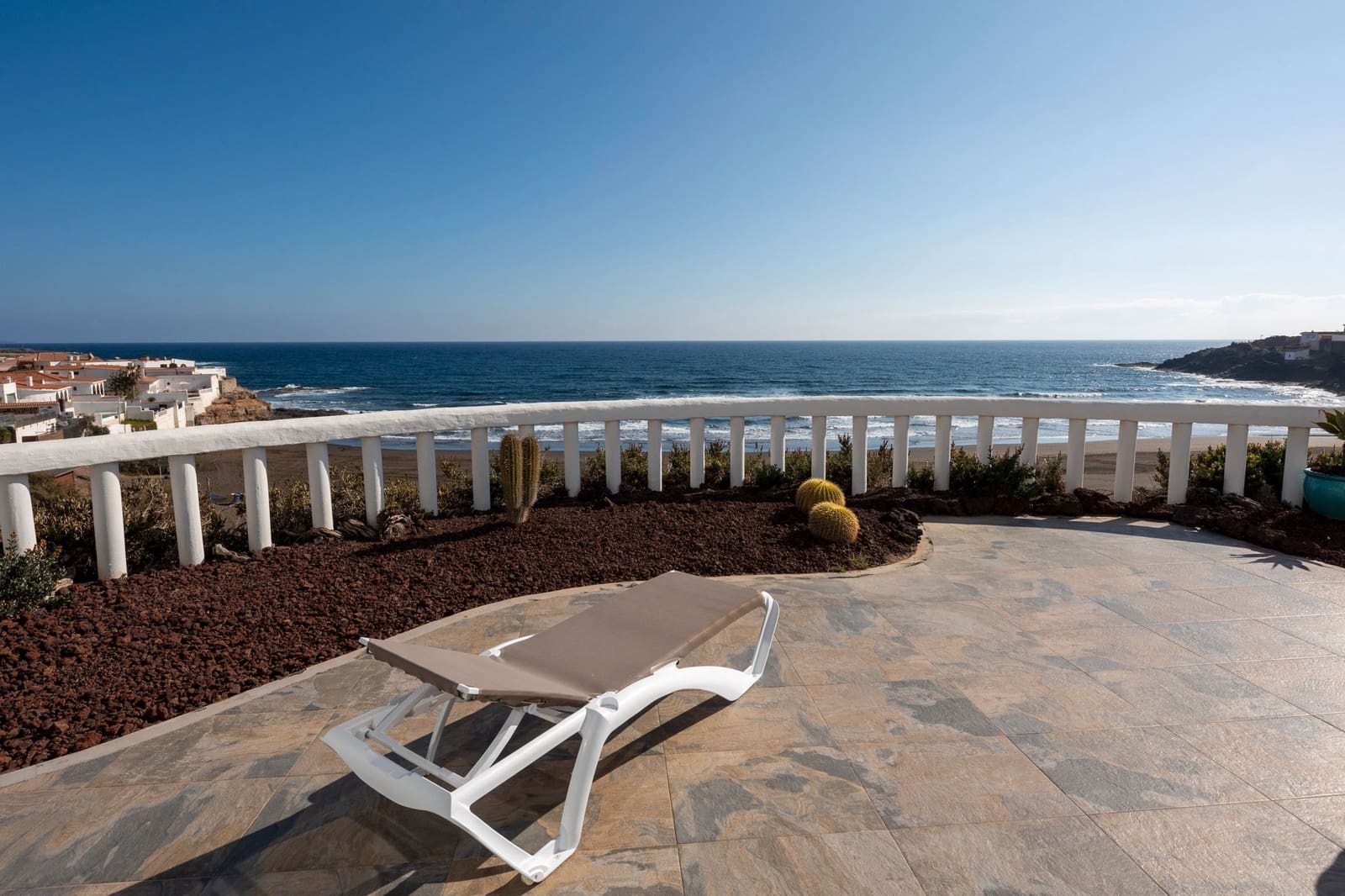 5 slaapkamer Villa te koop in Playa del Hombre met zwembad garage - € 1.665.000 (Ref: 8558100)