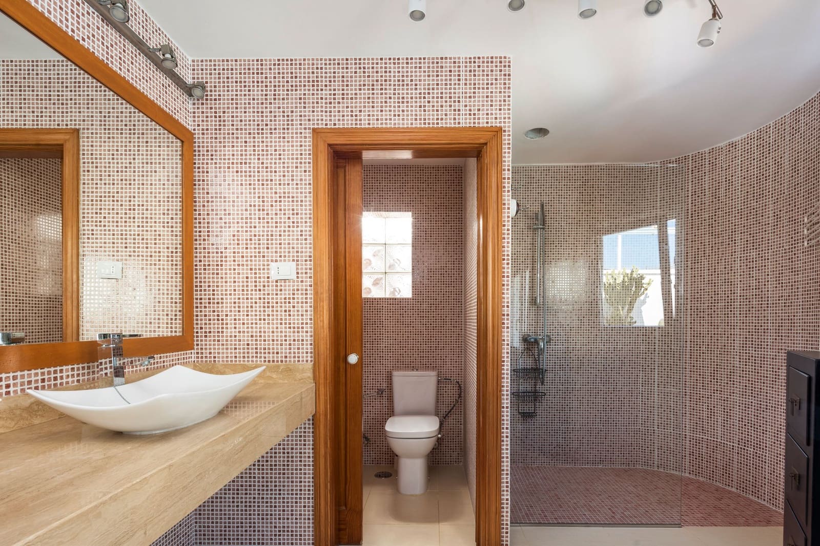 5 slaapkamer Villa te koop in Playa del Hombre met zwembad garage - € 1.665.000 (Ref: 8558100)