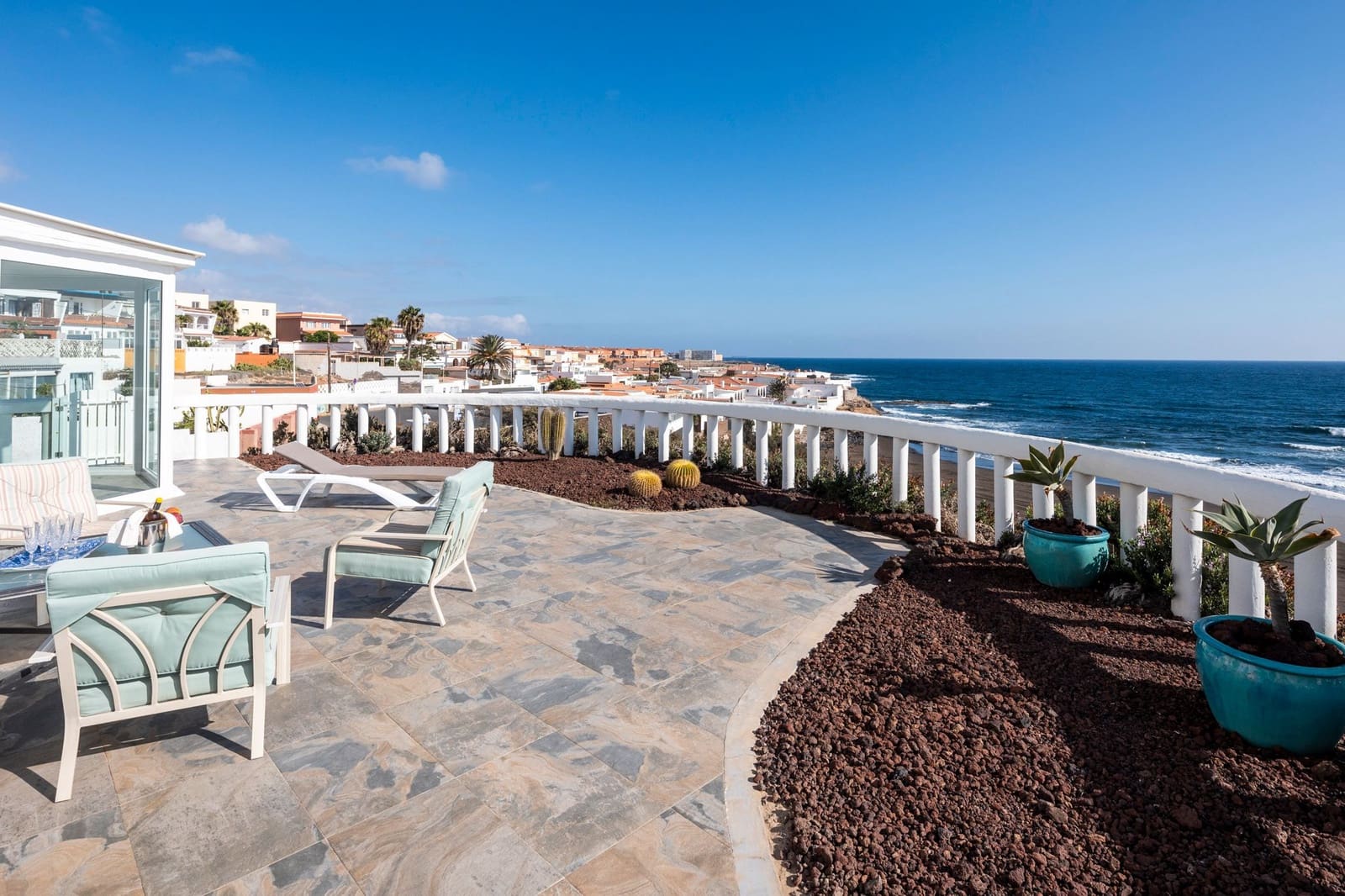 5 slaapkamer Villa te koop in Playa del Hombre met zwembad garage - € 1.665.000 (Ref: 8558100)