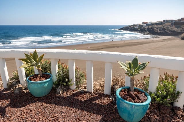 5 slaapkamer Villa te koop in Playa del Hombre, Telde met zwembad garage - € 1.665.000 (Ref: 8558100)