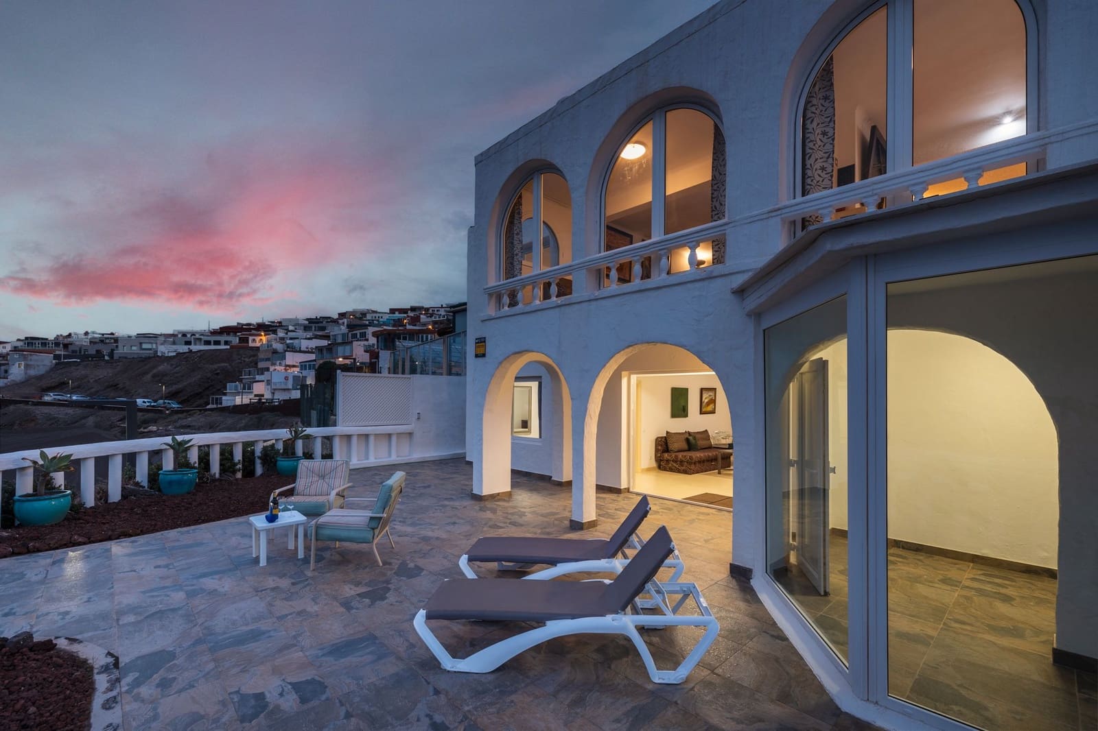 5 slaapkamer Villa te koop in Playa del Hombre met zwembad garage - € 1.665.000 (Ref: 8558100)