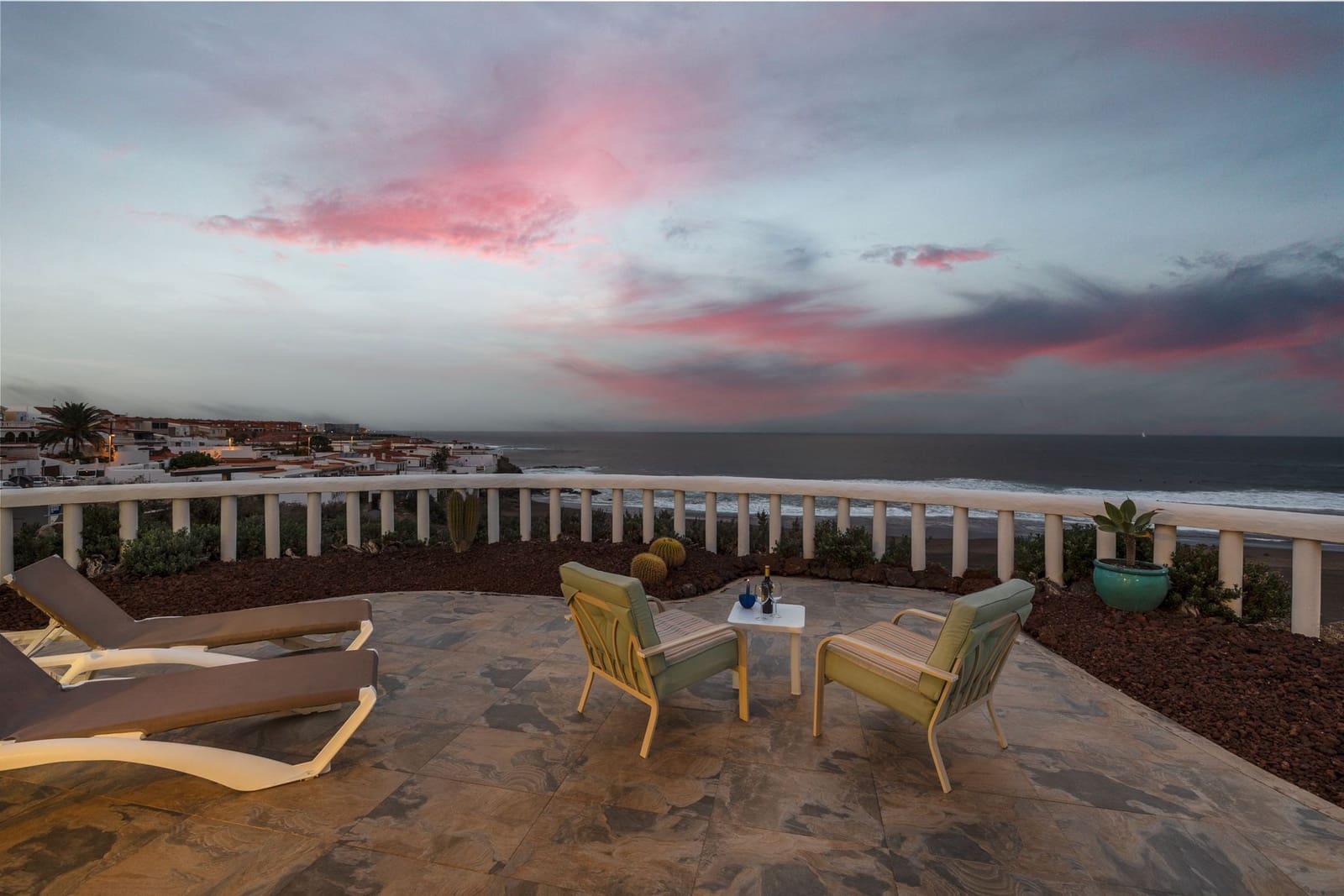 5 slaapkamer Villa te koop in Playa del Hombre met zwembad garage - € 1.665.000 (Ref: 8558100)