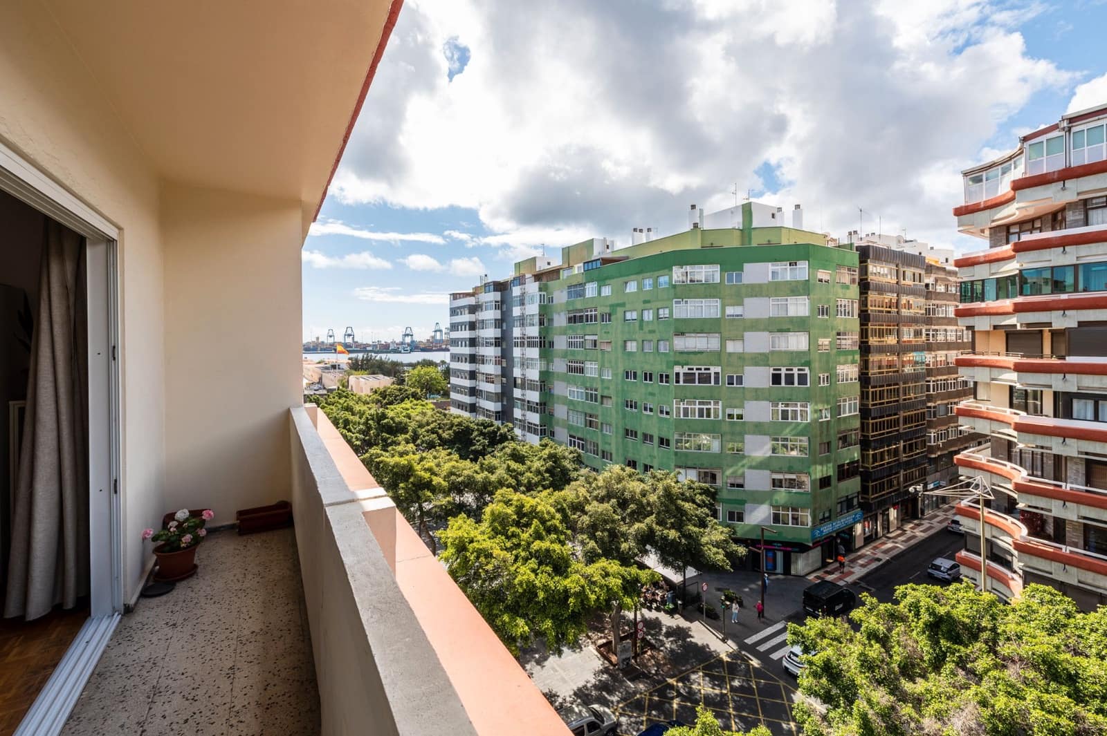 4 soveværelse Lejlighed til salg i Las Palmas de Gran Canaria med garage - € 438.000 (Ref: 8997736)