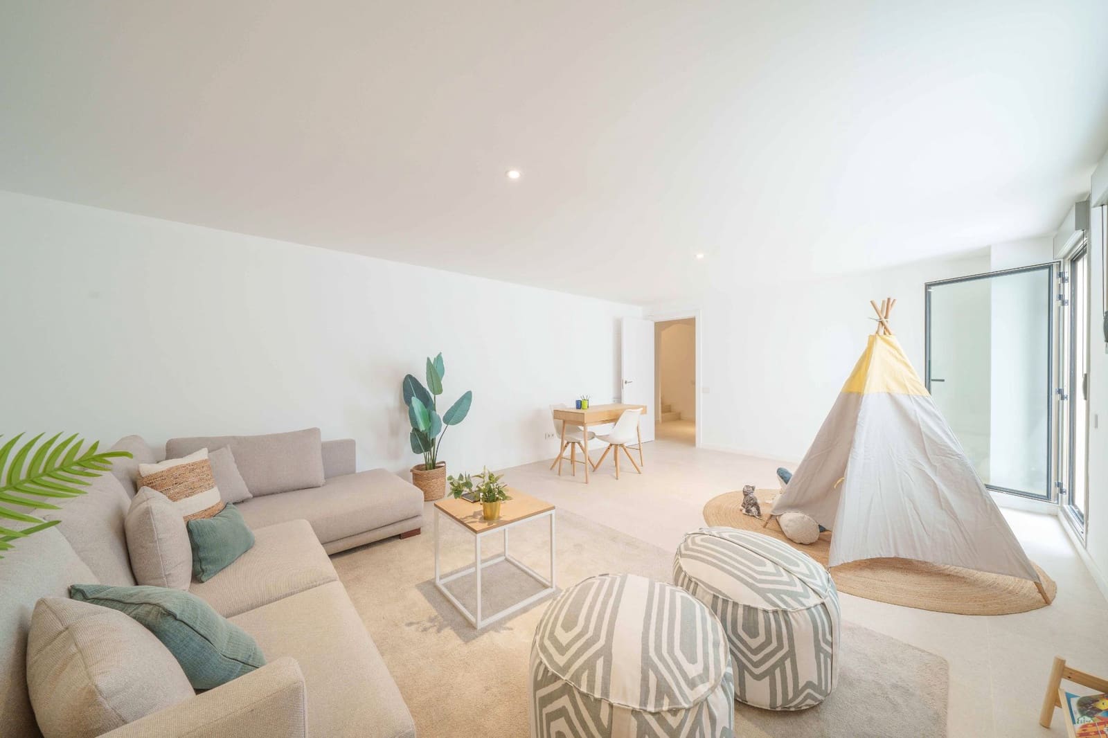 3 soveværelse Villa til salg i Las Palmas de Gran Canaria med swimmingpool garage - € 1.480.000 (Ref: 9057014)