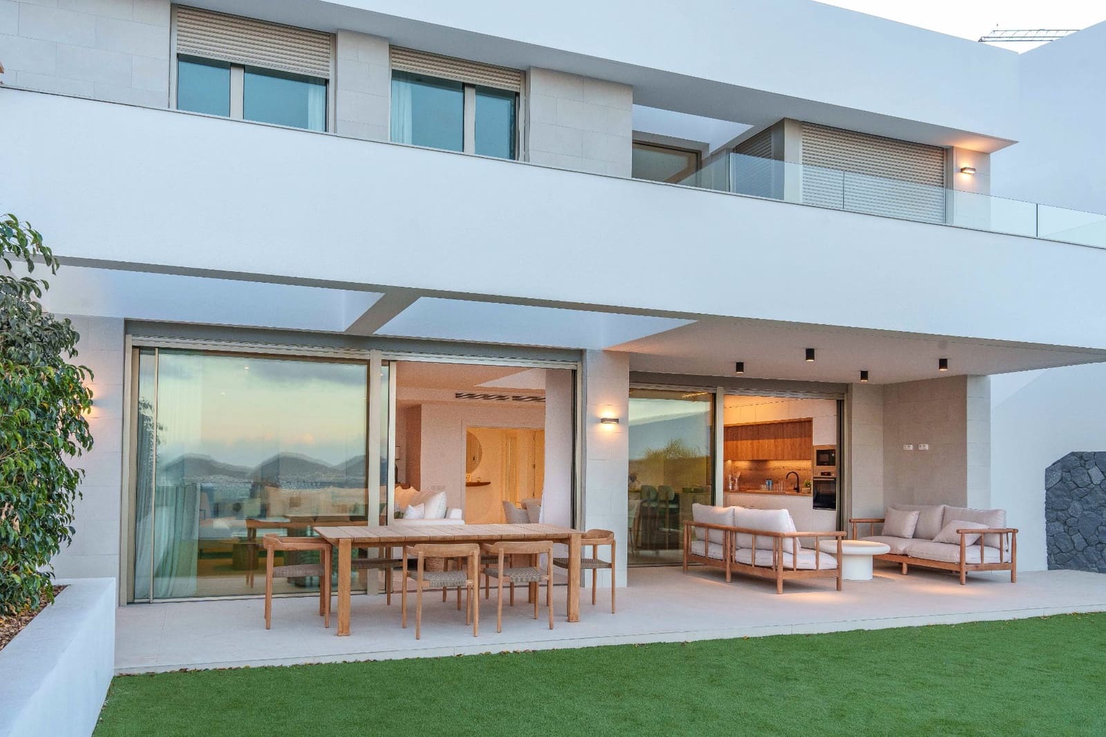 3 soveværelse Villa til salg i Las Palmas de Gran Canaria med swimmingpool garage - € 1.480.000 (Ref: 9057014)