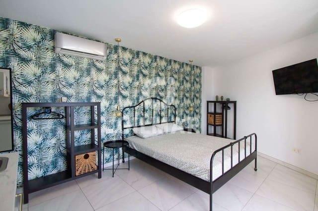 2 makuuhuone Huoneisto myytävänä paikassa Playa de las Americas, Arona mukana uima-altaan - 395 000 € (Ref: 9127439)