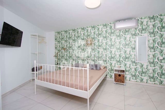 2 makuuhuone Huoneisto myytävänä paikassa Playa de las Americas, Arona mukana uima-altaan - 395 000 € (Ref: 9127439)