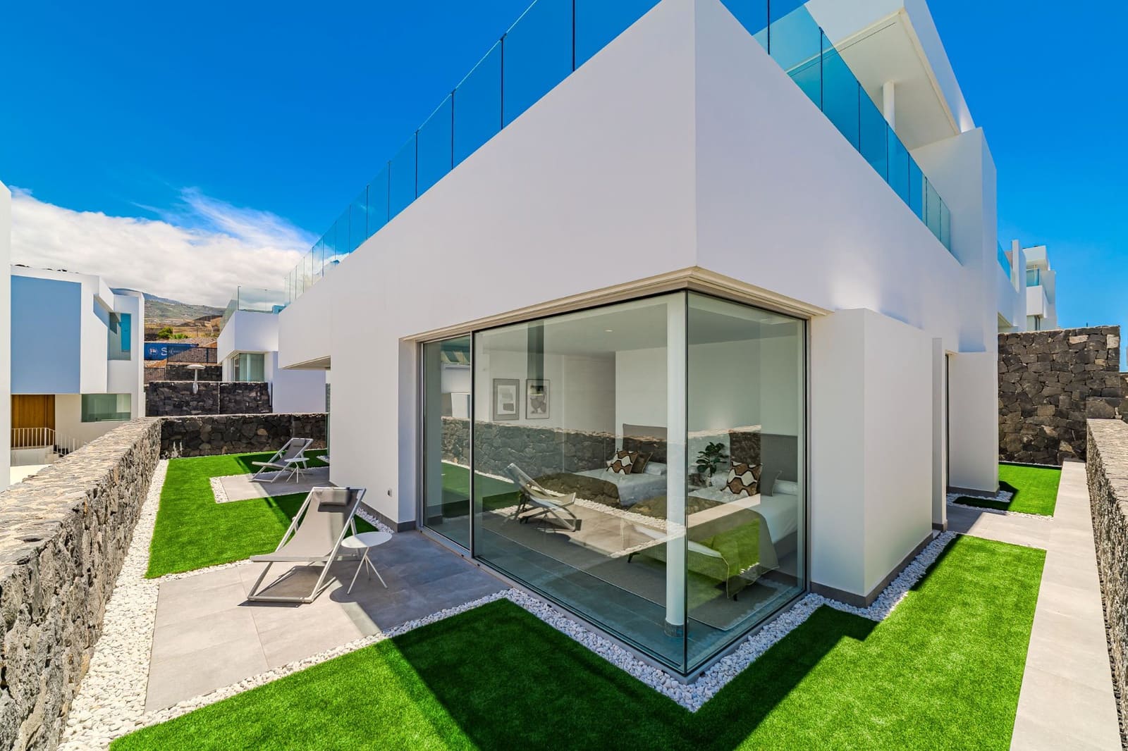 4 sypialnia Willa na sprzedaż w Adeje z basenem garażem - 3 900 000 € (Ref: 9165377)