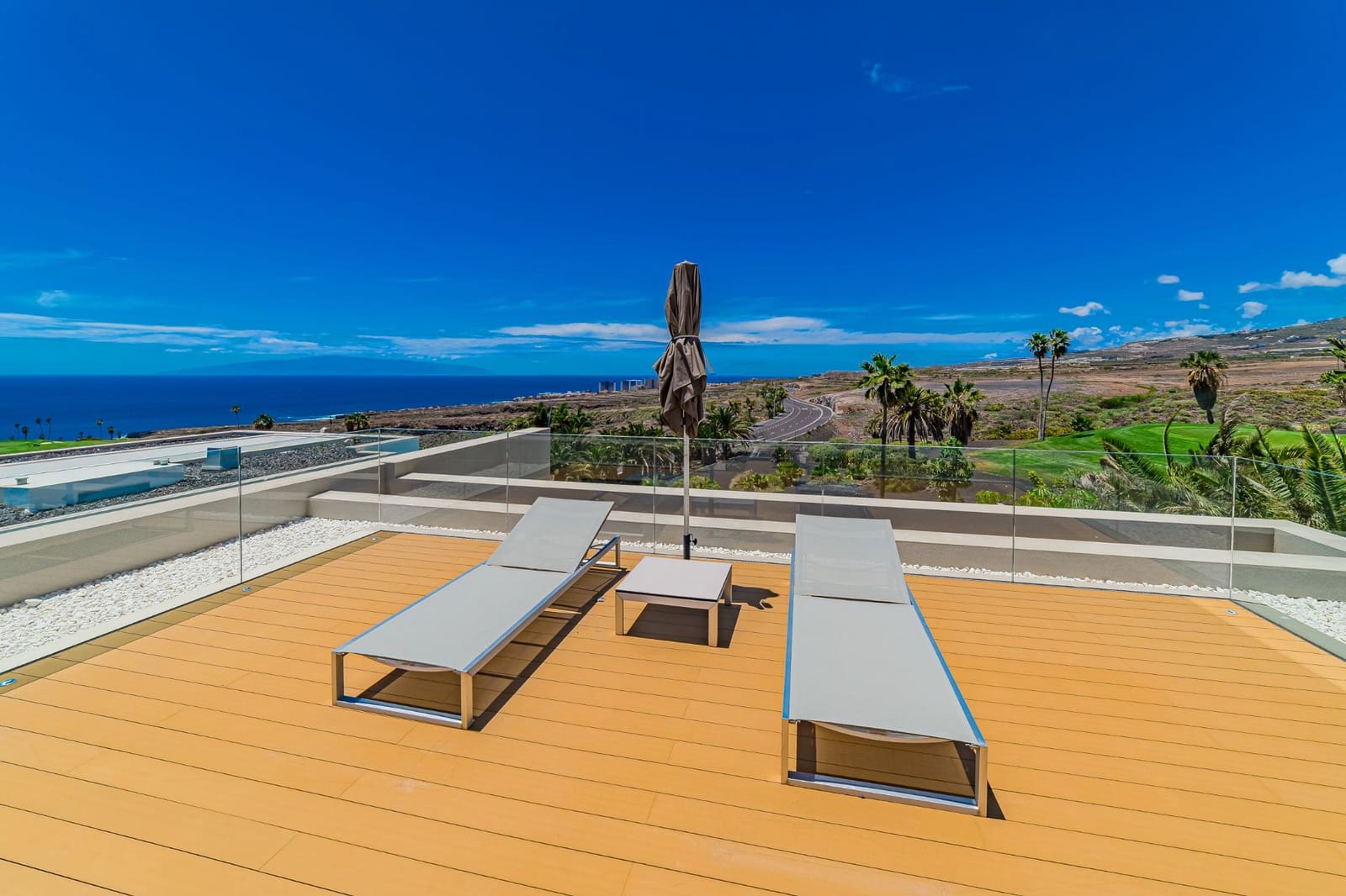 4 sypialnia Willa na sprzedaż w Adeje z basenem garażem - 3 900 000 € (Ref: 9165377)