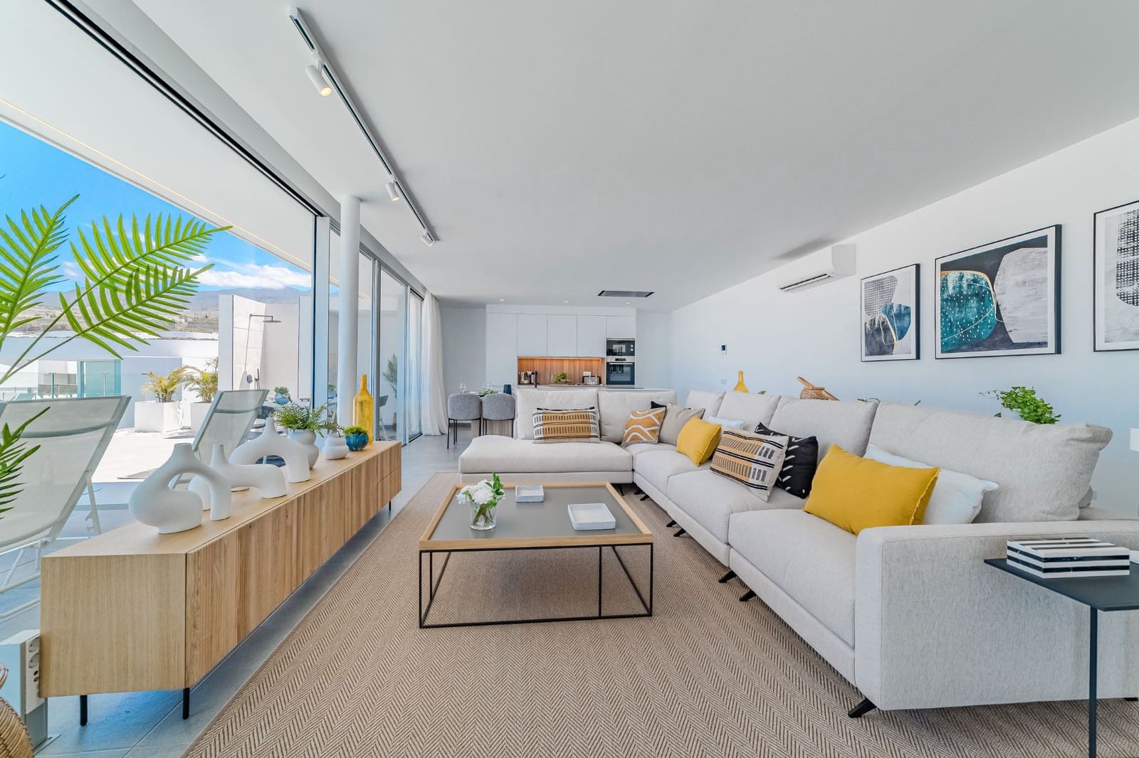 3 soveværelse Villa til salg i Adeje med swimmingpool garage - € 1.680.000 (Ref: 9165378)