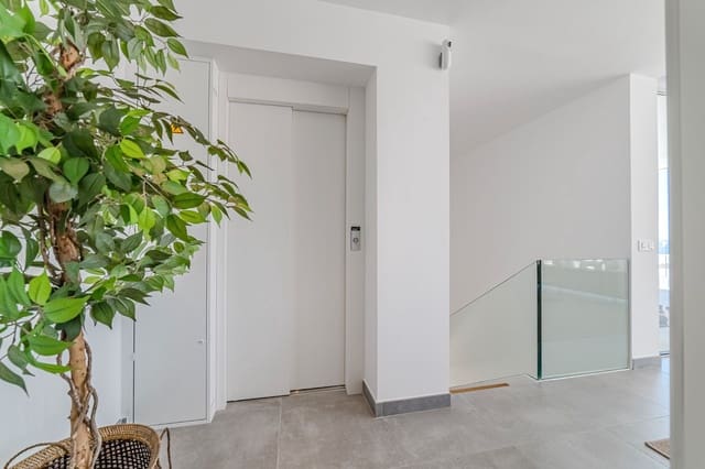 3 sovrum Villa till salu i Casco Urbano, Adeje med pool garage - 1 680 000 € (Ref: 9165378)