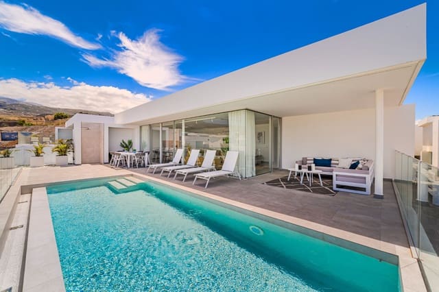 3 sovrum Villa till salu i Casco Urbano, Adeje med pool garage - 1 680 000 € (Ref: 9165378)