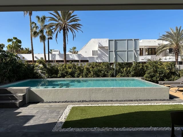 4 soverom Villa til salgs i Playa de las Americas, Arona med svømmebasseng garasje - € 3 250 000 (Ref: 9165380)