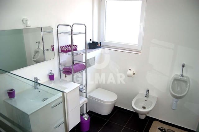 2 slaapkamer Villa te koop in Puerto de la Cruz met garage - € 580.000 (Ref: 9186487)