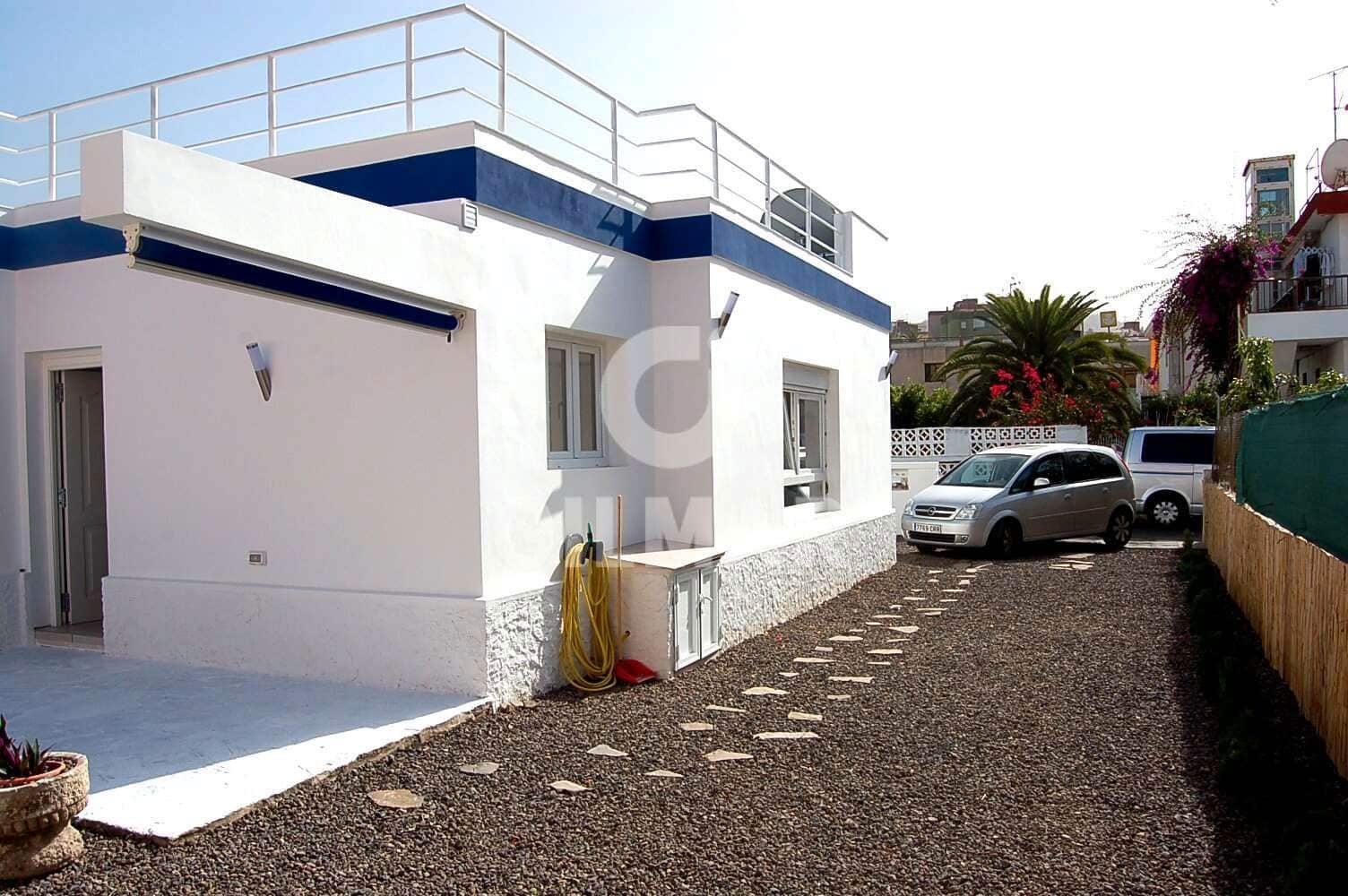 2 slaapkamer Villa te koop in Puerto de la Cruz met garage - € 580.000 (Ref: 9186487)