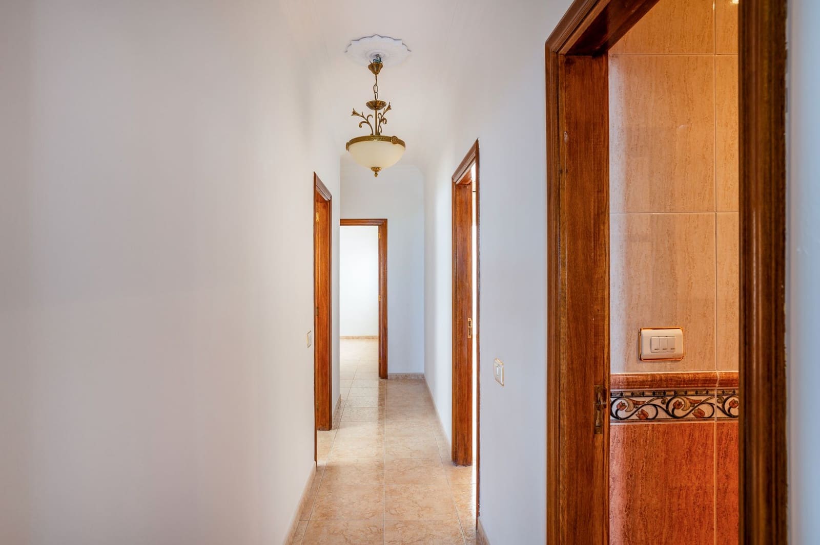 4 soveværelse Semi-Rækkehus til salg i Teror med garage - € 285.000 (Ref: 9193148)