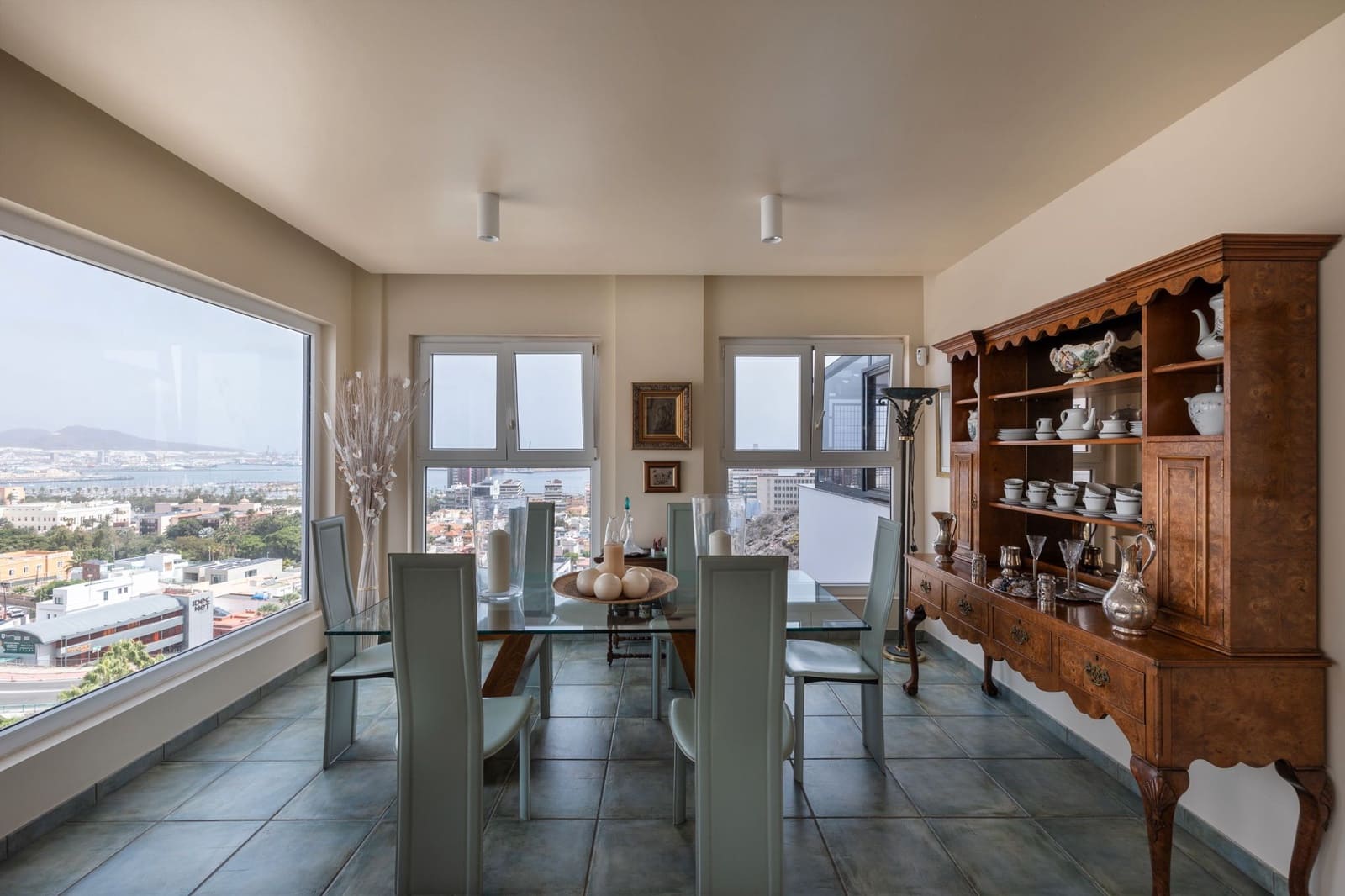 4 sovrum Villa till salu i Las Palmas de Gran Canaria med garage - 1 800 000 € (Ref: 9297948)