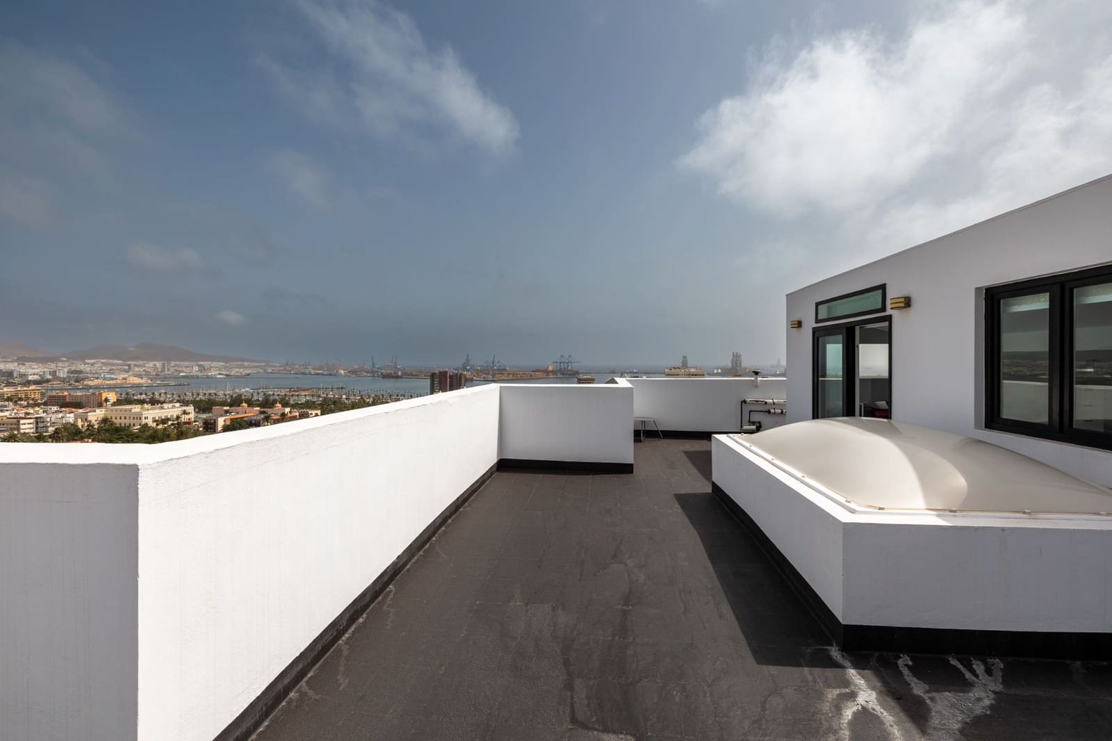 4 sovrum Villa till salu i Las Palmas de Gran Canaria med garage - 1 800 000 € (Ref: 9297948)