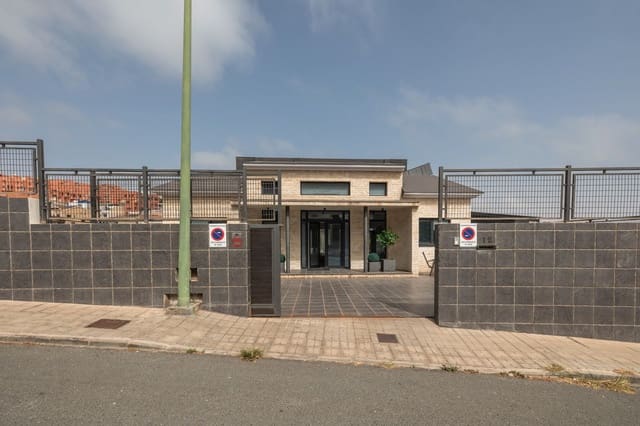 4 soverom Villa til salgs i Ciudad Jardín, Las Palmas de Gran Canaria med garasje - € 1 800 000 (Ref: 9297948)