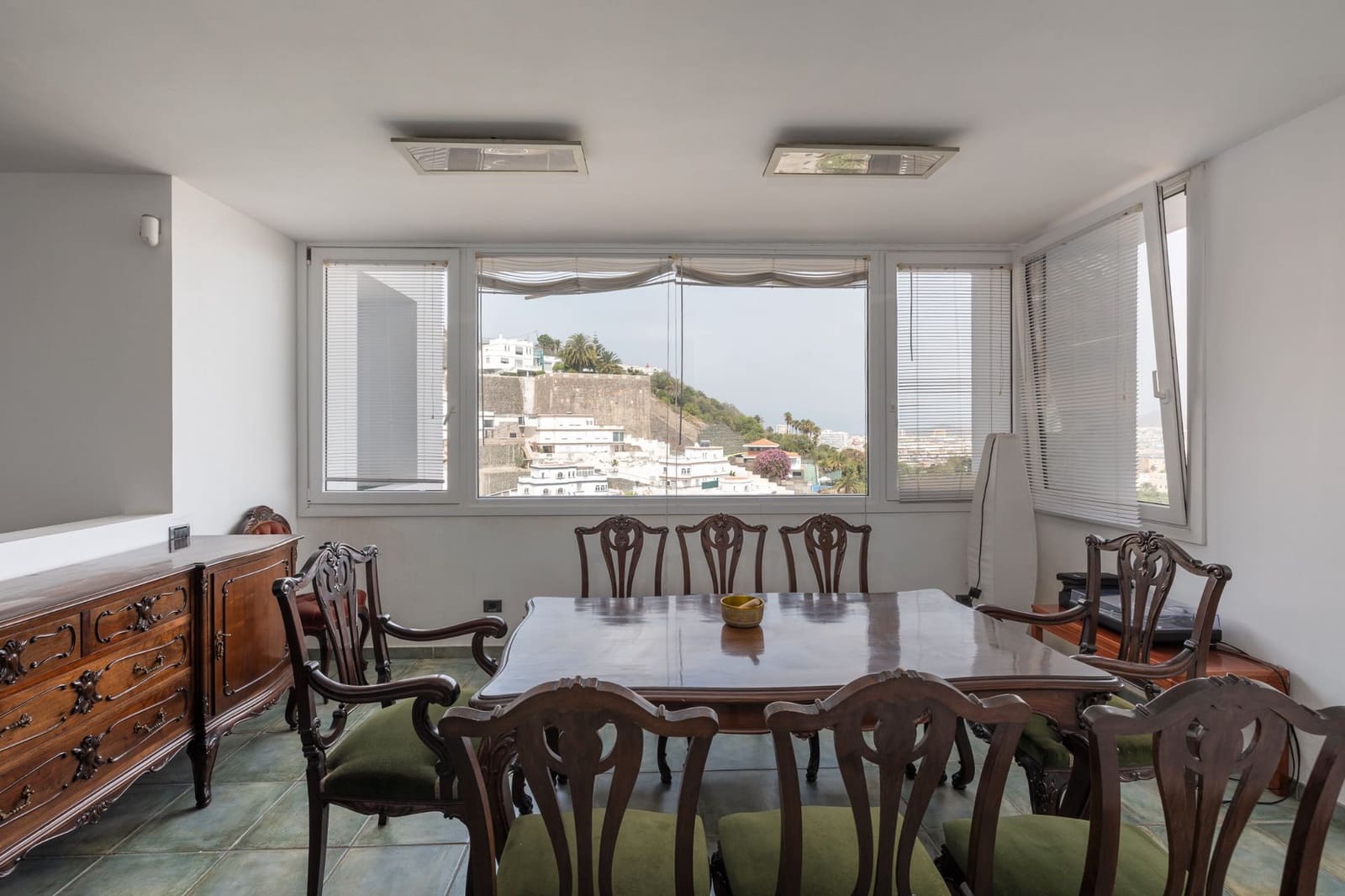 4 sovrum Villa till salu i Las Palmas de Gran Canaria med garage - 1 800 000 € (Ref: 9297948)