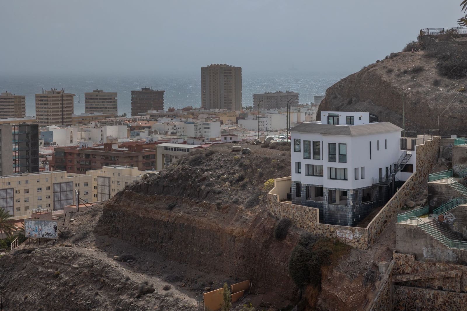 4 sovrum Villa till salu i Las Palmas de Gran Canaria med garage - 1 800 000 € (Ref: 9297948)