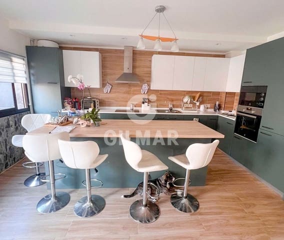 4 soverom Hus til salgs i Casco Urbano, Adeje med svømmebasseng - € 575 000 (Ref: 9319564)