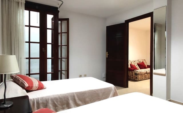 3 bedroom Flat for rent in Arenales - Lugo - Avda. Marítima, Las Palmas de Gran Canaria with garage - € 1,300 (Ref: 9350096)