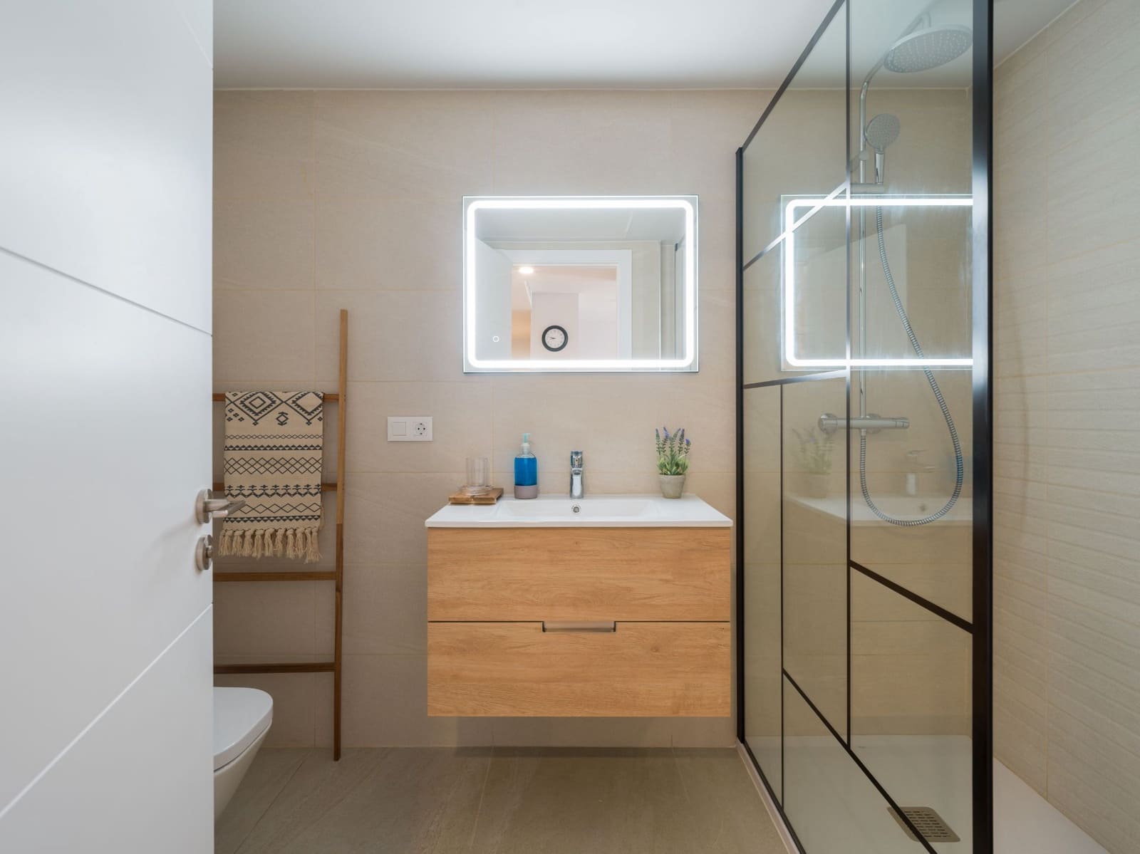 1 slaapkamer Flat te koop in Las Palmas de Gran Canaria met zwembad garage - € 301.000 (Ref: 9394448)