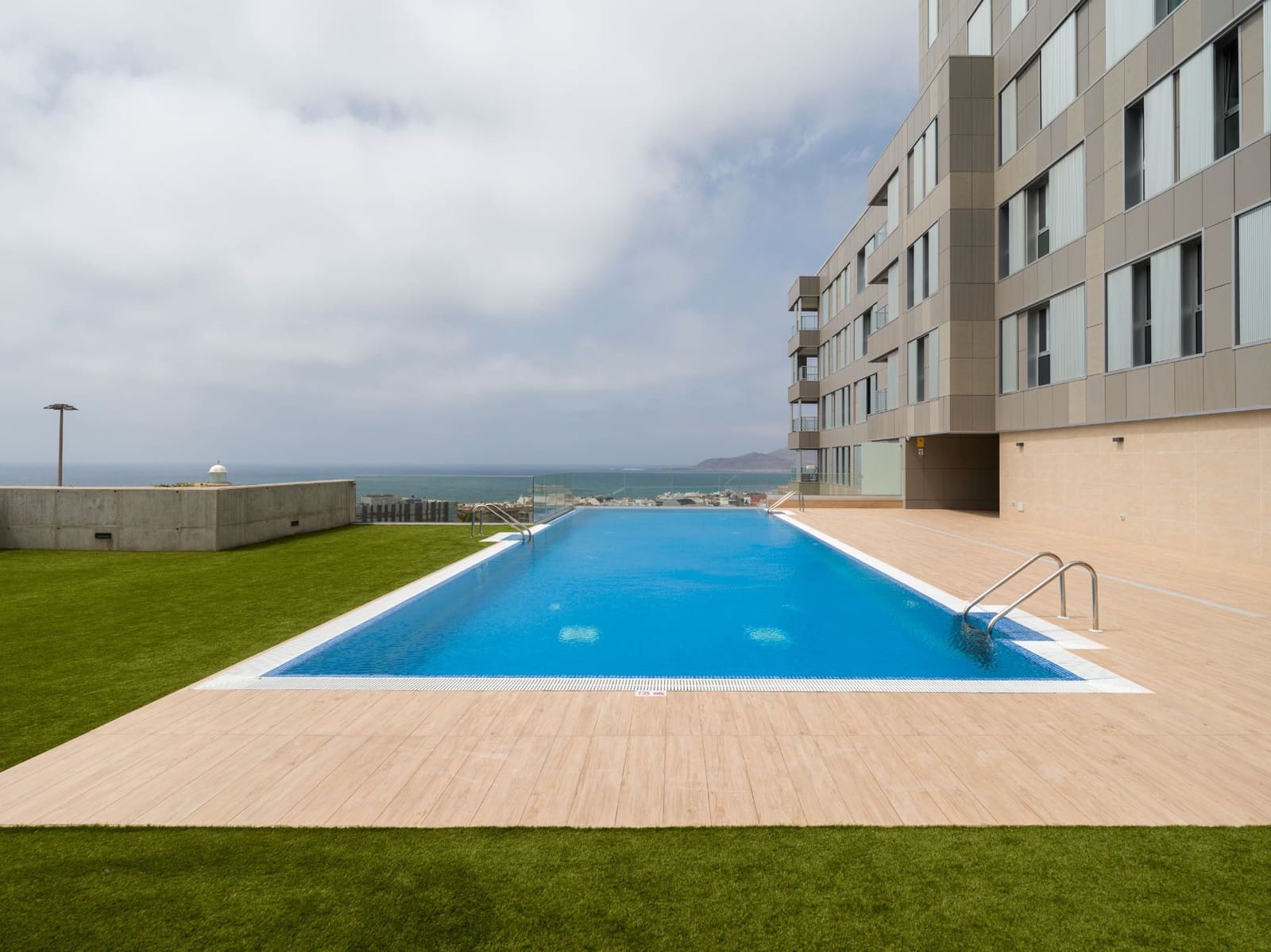 1 slaapkamer Flat te koop in Las Palmas de Gran Canaria met zwembad garage - € 301.000 (Ref: 9394448)