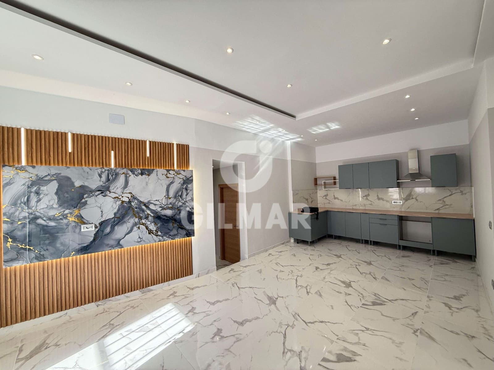 2 slaapkamer Flat te koop in Adeje met zwembad - € 248.000 (Ref: 9399991)