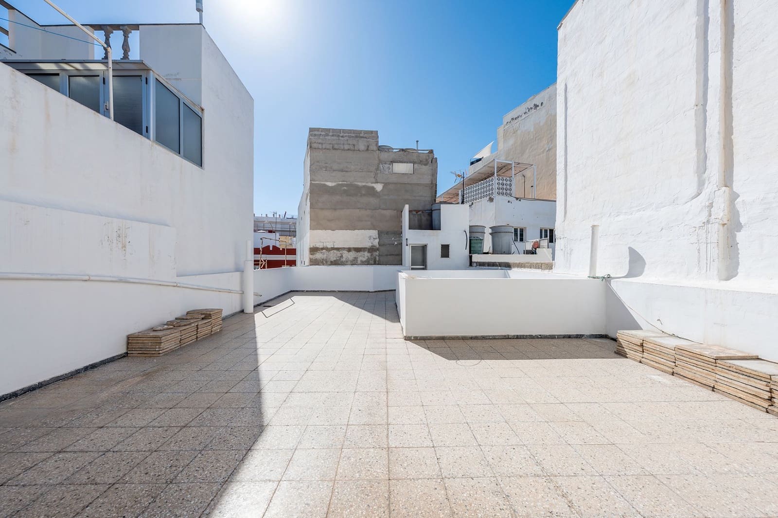 4 soveværelse Byhus til salg i Las Palmas de Gran Canaria med garage - € 750.000 (Ref: 9410276)