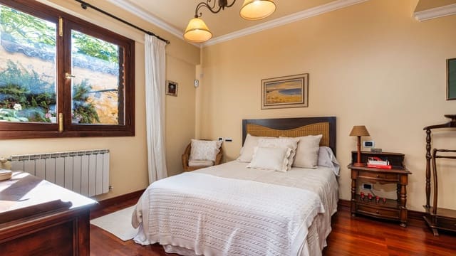 5 slaapkamer Villa te koop in Teror met garage - € 933.000 (Ref: 9410277)