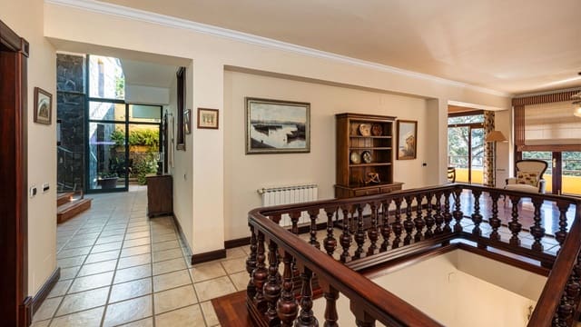 5 slaapkamer Villa te koop in Teror met garage - € 933.000 (Ref: 9410277)