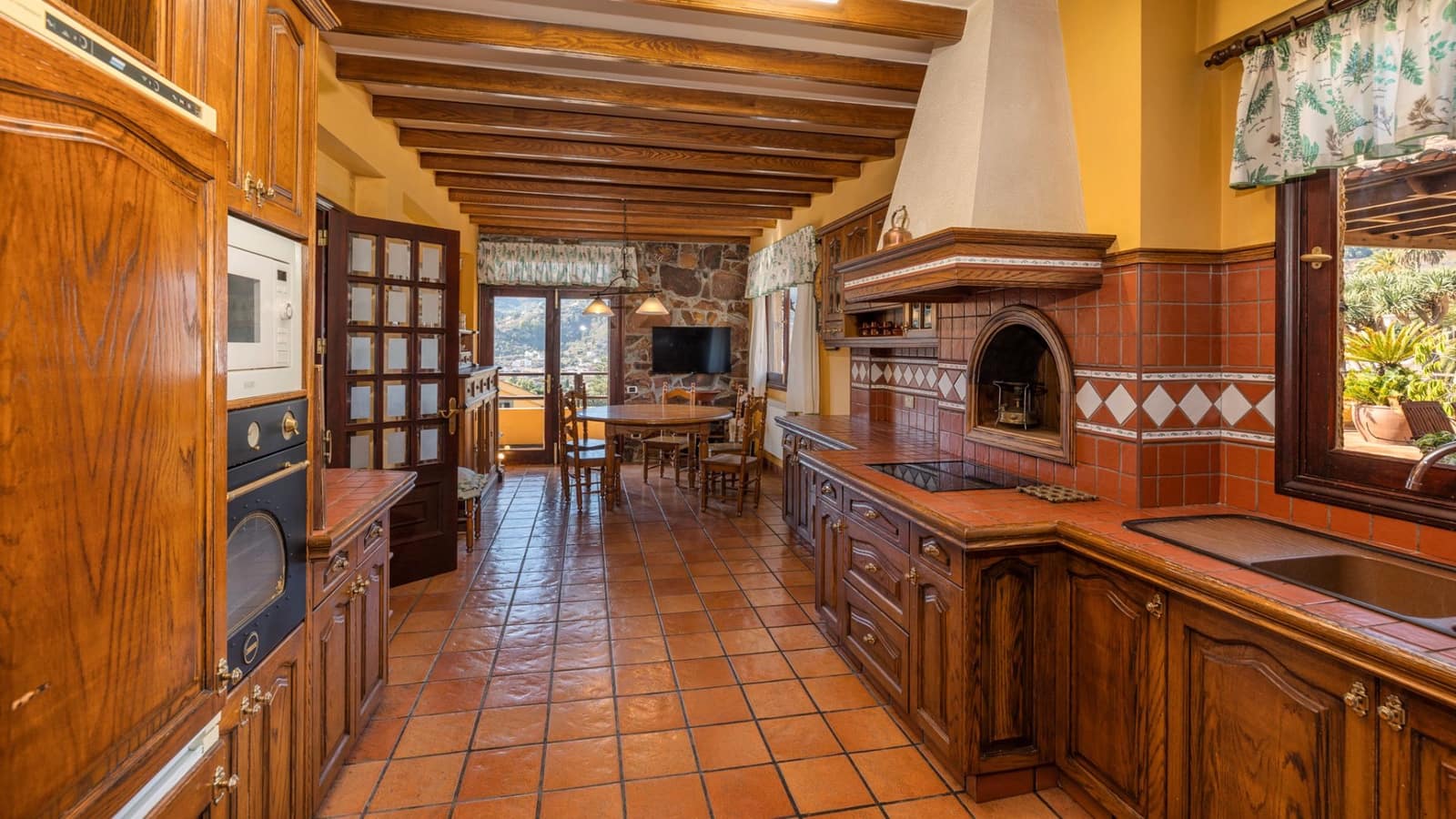 5 slaapkamer Villa te koop in Teror met garage - € 933.000 (Ref: 9410277)