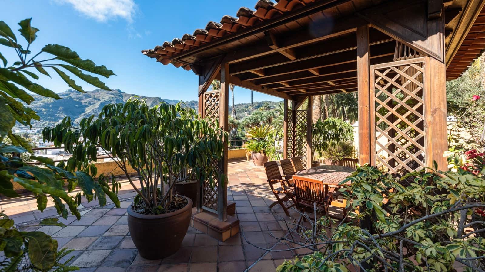 5 slaapkamer Villa te koop in Teror met garage - € 933.000 (Ref: 9410277)