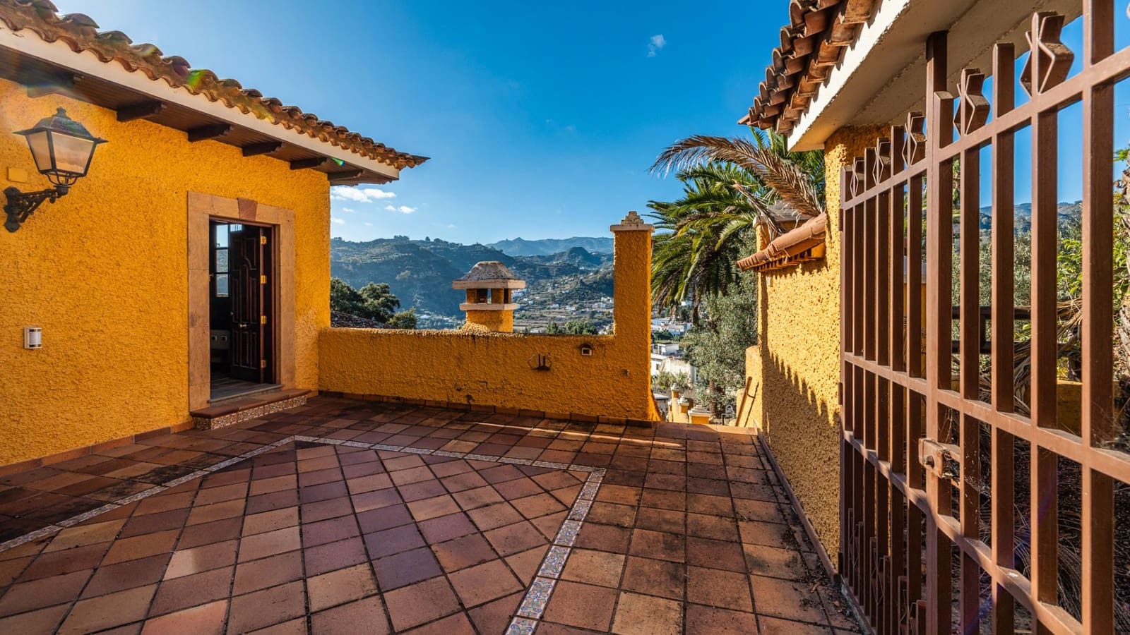 5 slaapkamer Villa te koop in Teror met garage - € 933.000 (Ref: 9410277)