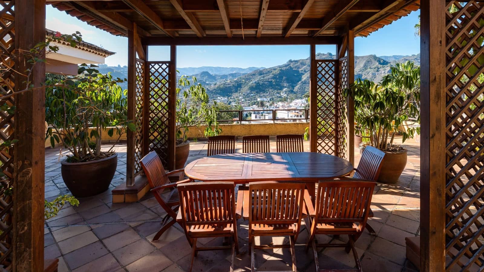 5 slaapkamer Villa te koop in Teror met garage - € 933.000 (Ref: 9410277)