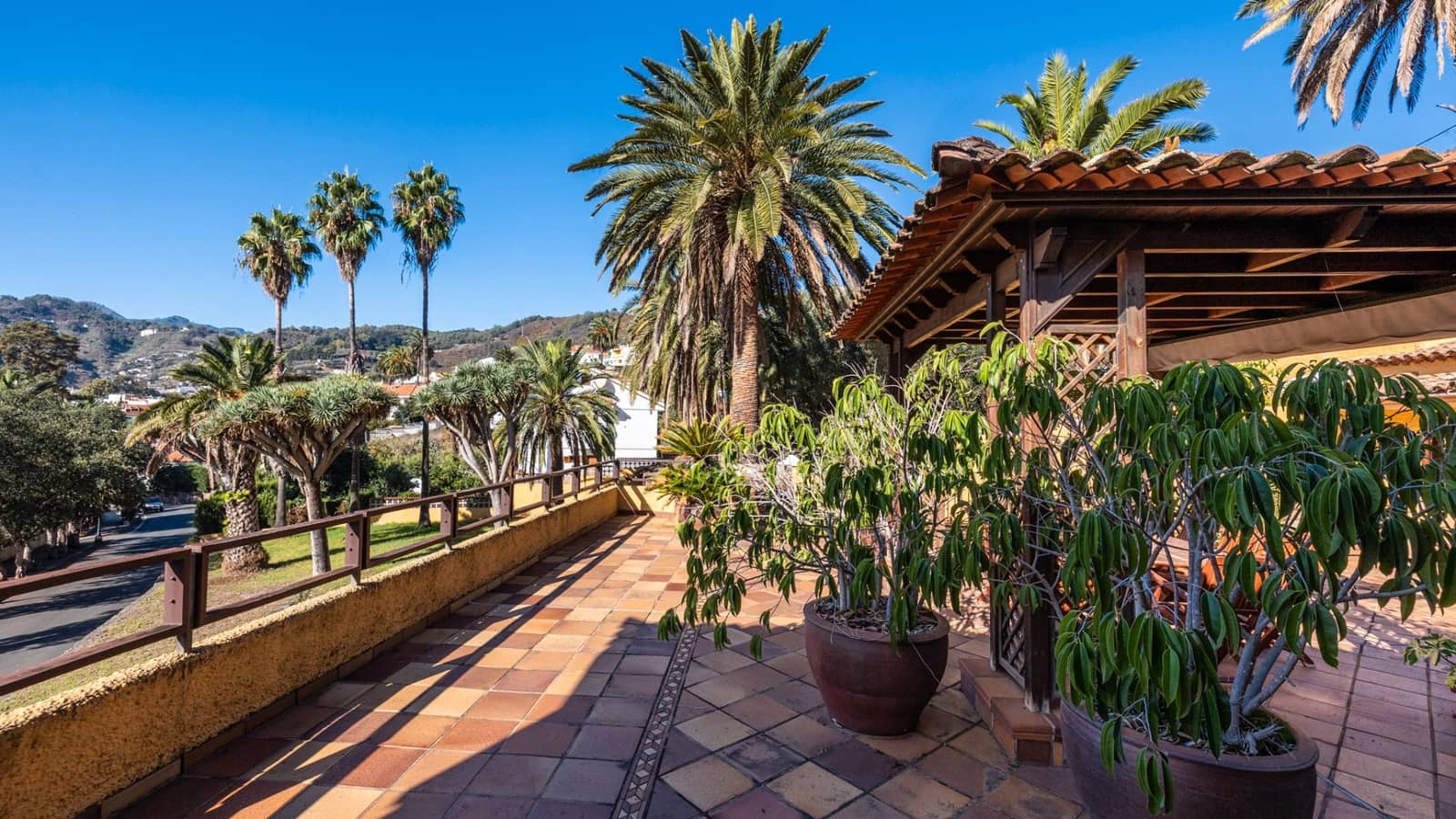 5 slaapkamer Villa te koop in Teror met garage - € 933.000 (Ref: 9410277)