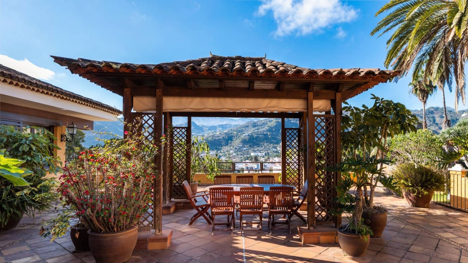 5 slaapkamer Villa te koop in Teror met garage - € 933.000 (Ref: 9410277)