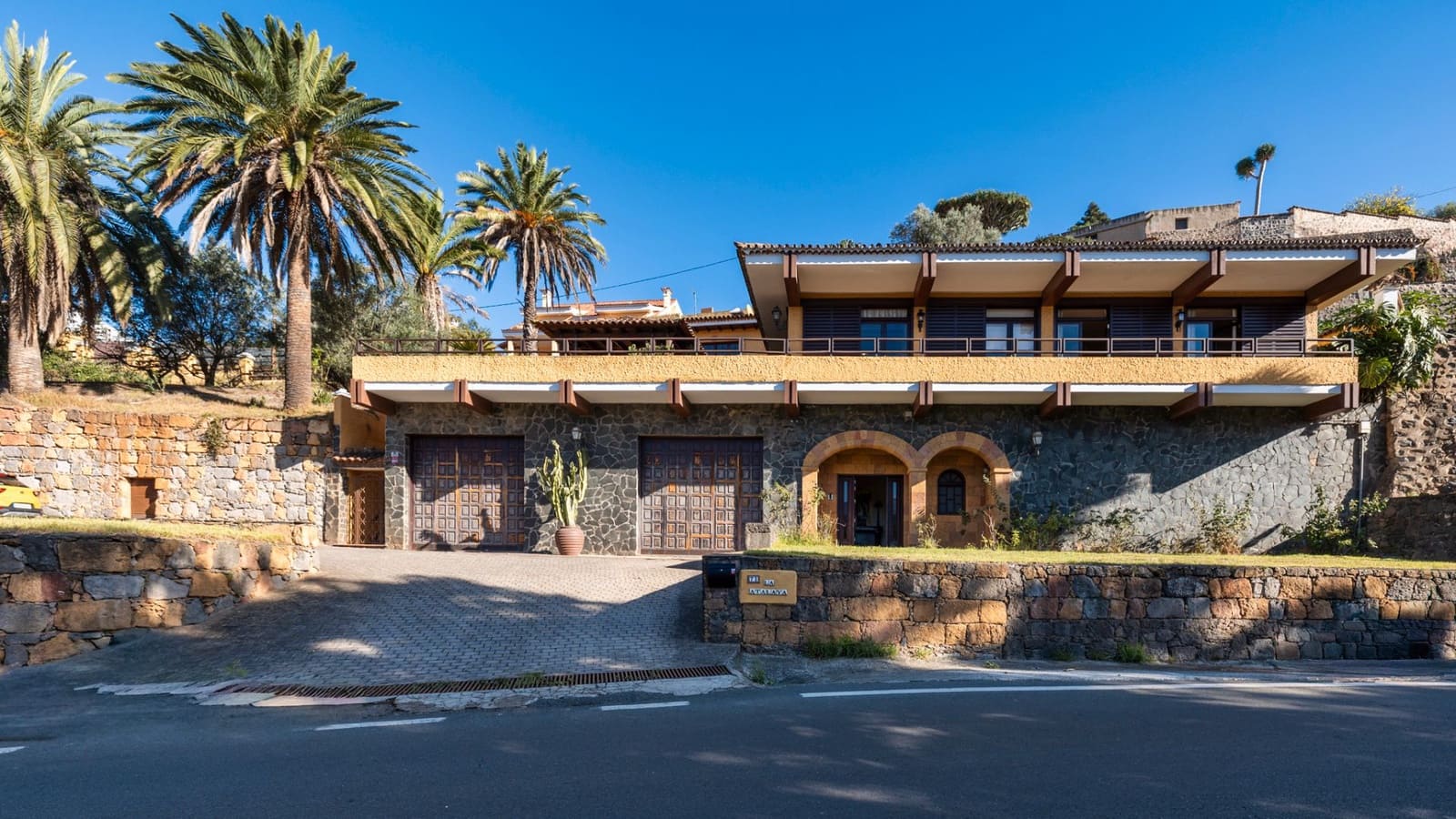 5 slaapkamer Villa te koop in Teror met garage - € 933.000 (Ref: 9410277)