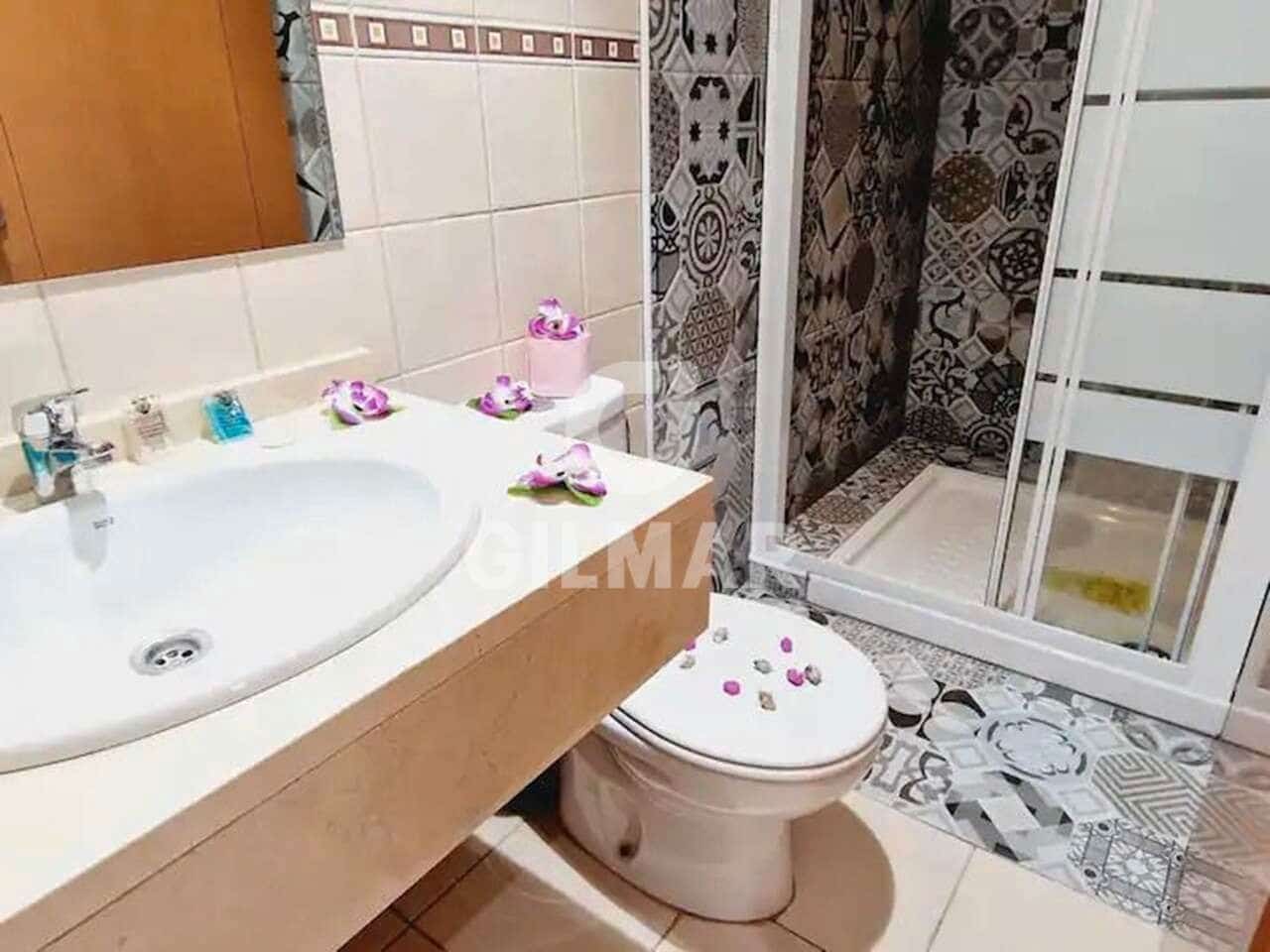 3 soverom Hus til salgs i Adeje med svømmebasseng garasje - € 460 000 (Ref: 9421891)