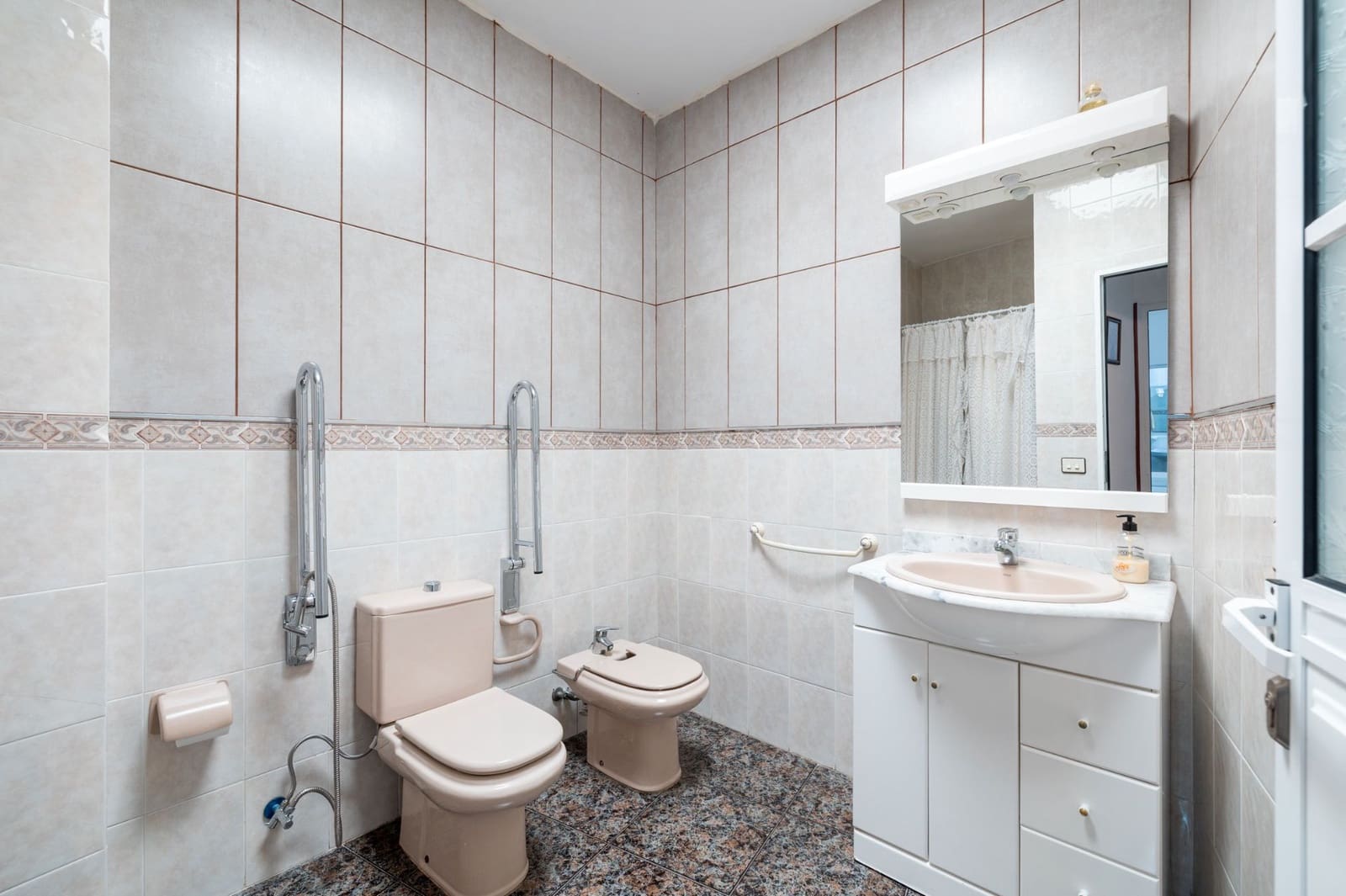 3 bedroom Semi-detached Villa for sale in Las Palmas de Gran Canaria with garage - € 370,000 (Ref: 9484081)