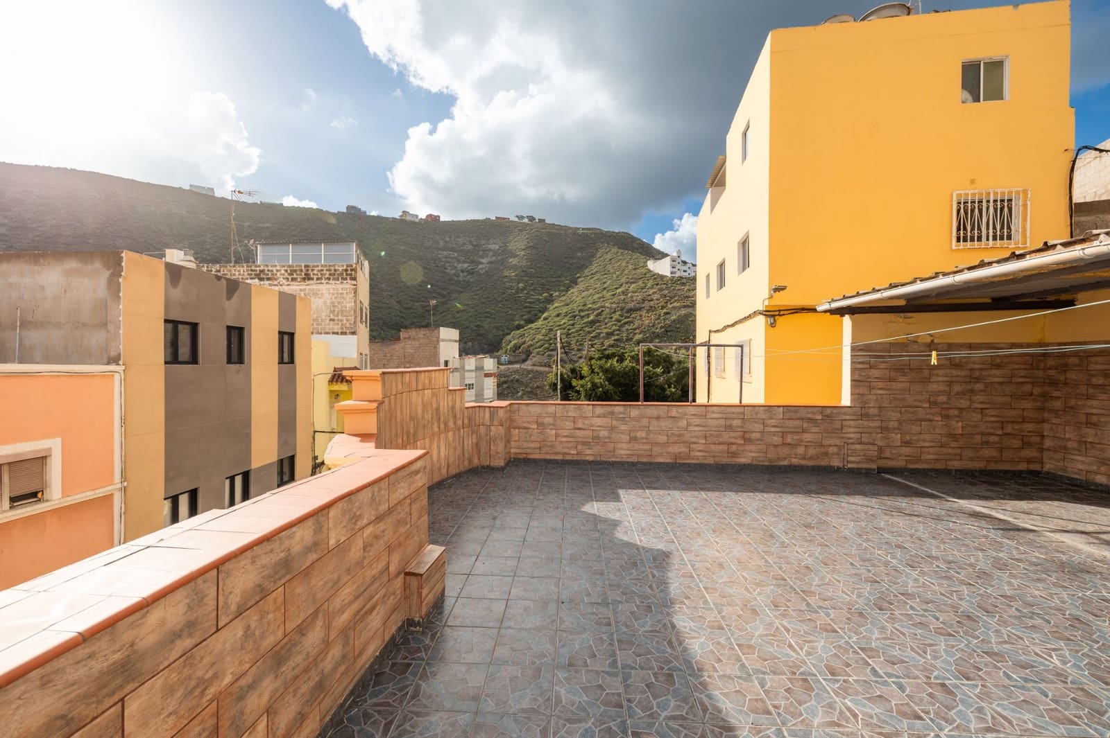 3 bedroom Semi-detached Villa for sale in Las Palmas de Gran Canaria with garage - € 370,000 (Ref: 9484081)
