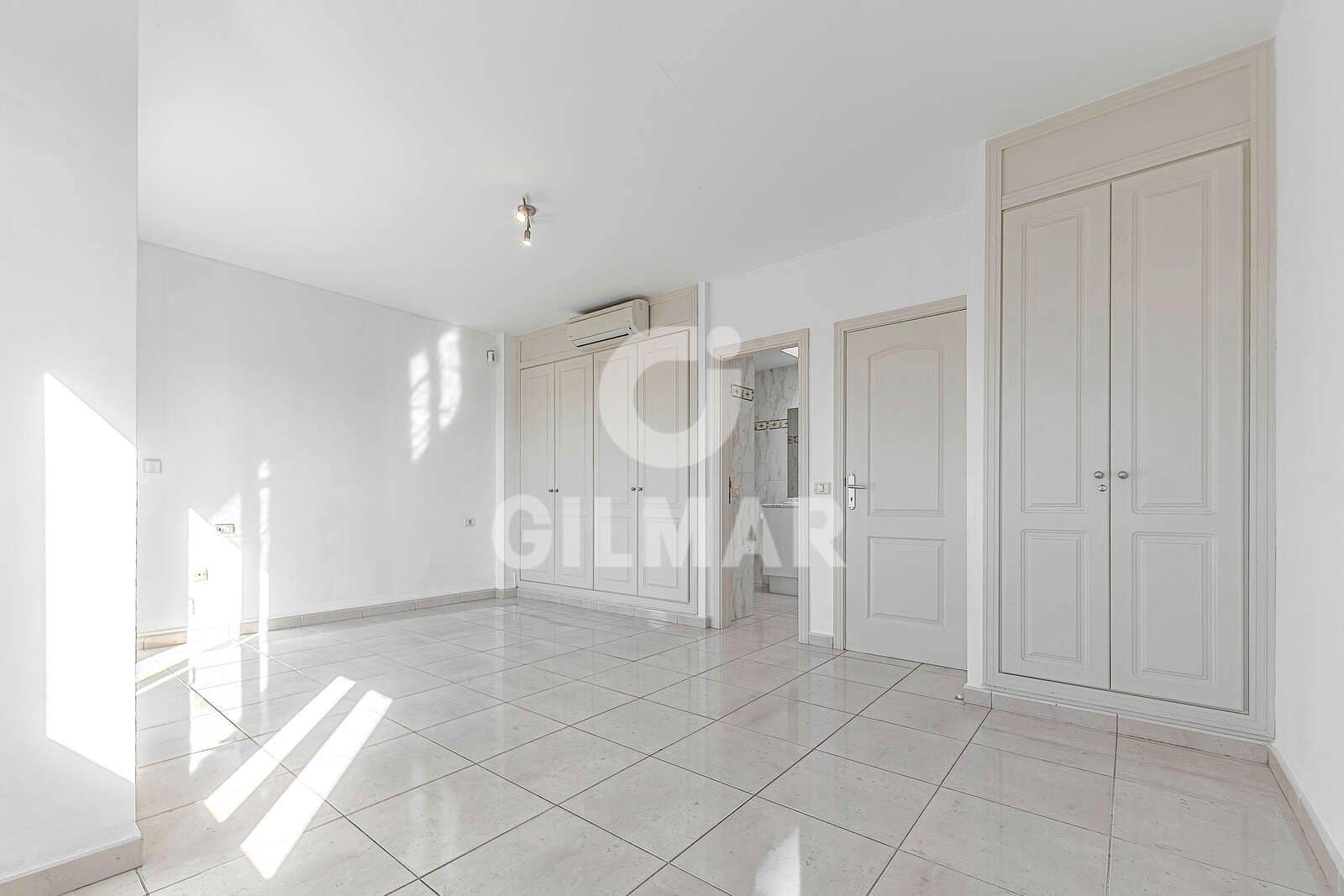 3 chambre Villa/Maison Semi-Mitoyenne à vendre à Adeje avec piscine - 940 000 € (Ref: 9532900)