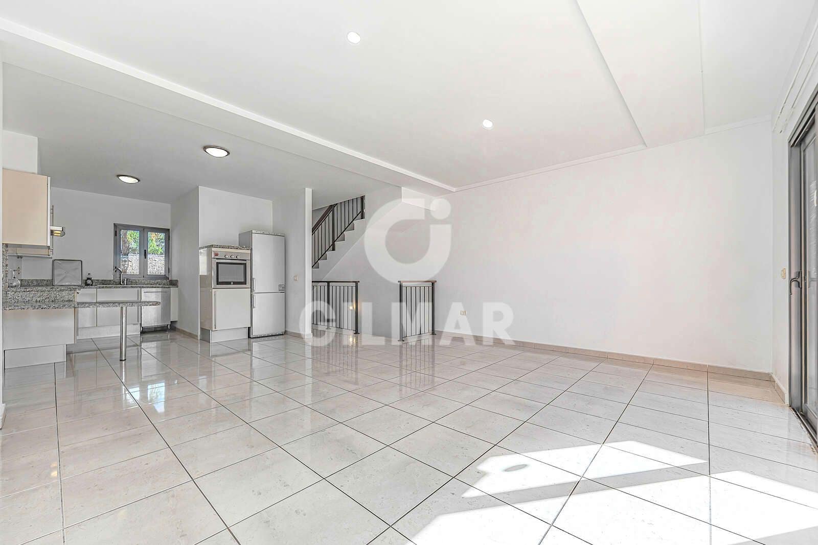 3 chambre Villa/Maison Semi-Mitoyenne à vendre à Adeje avec piscine - 940 000 € (Ref: 9532900)