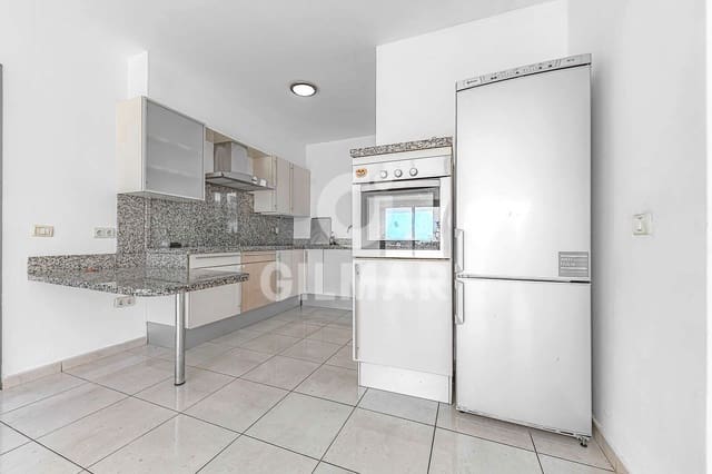 3 chambre Villa/Maison Semi-Mitoyenne à vendre à Playa del Duque, Adeje avec piscine - 940 000 € (Ref: 9532900)