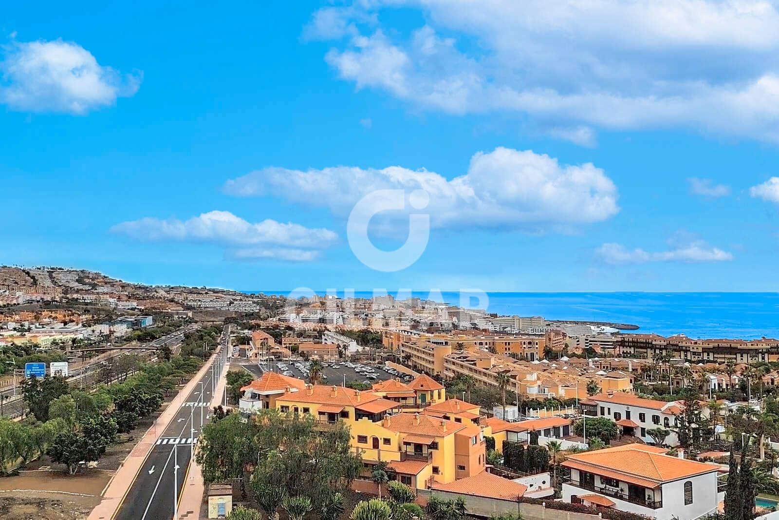 3 chambre Villa/Maison Semi-Mitoyenne à vendre à Adeje avec piscine - 940 000 € (Ref: 9532900)