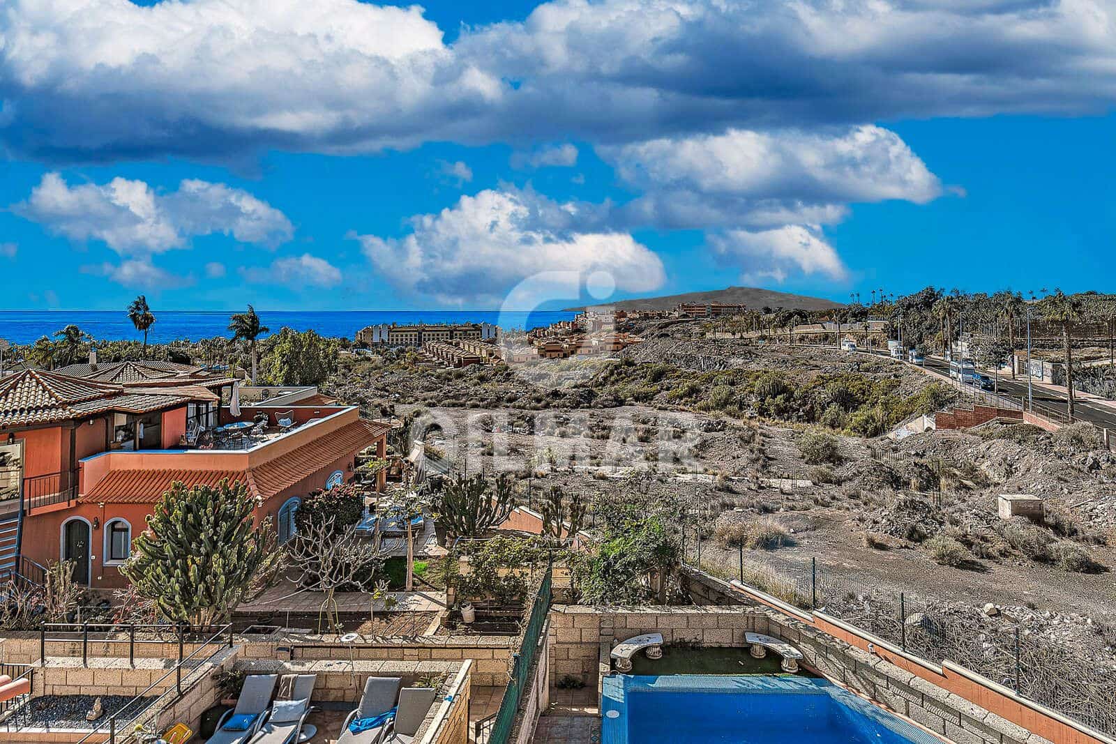 3 chambre Villa/Maison Semi-Mitoyenne à vendre à Adeje avec piscine - 940 000 € (Ref: 9532900)